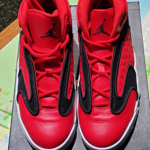 Shoes - Picture 4 of 11